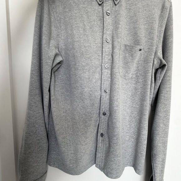 Vuori Ace Button Down- Light Gray Size S (Mens but fits women as well) - Picture 3 of 3